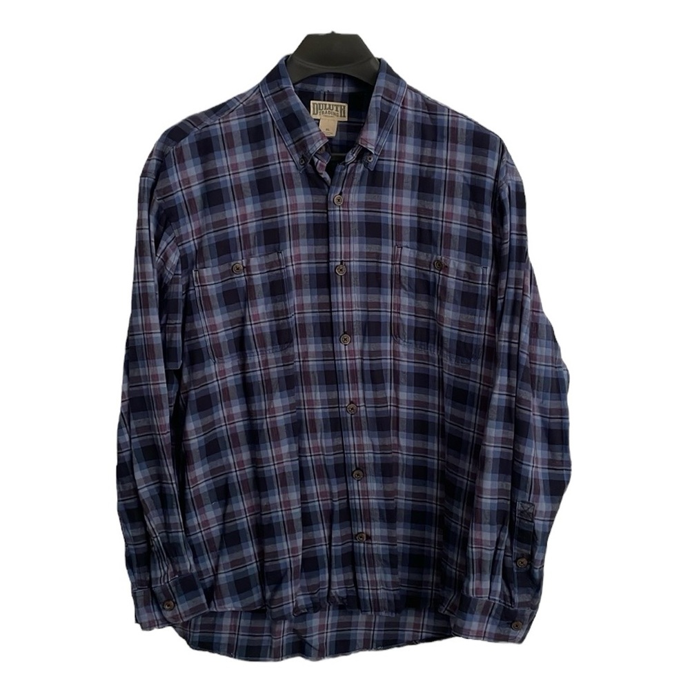 Duluth Trading Co. Men’s Size XL flannel blue & red plaid button down shirt. EUC